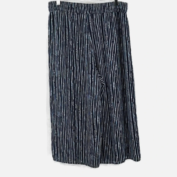 Aritzia Babaton Luiz Crop Wide Leg Culotte Pant in Navy Stripe - Size XL - Picture 4 of 7